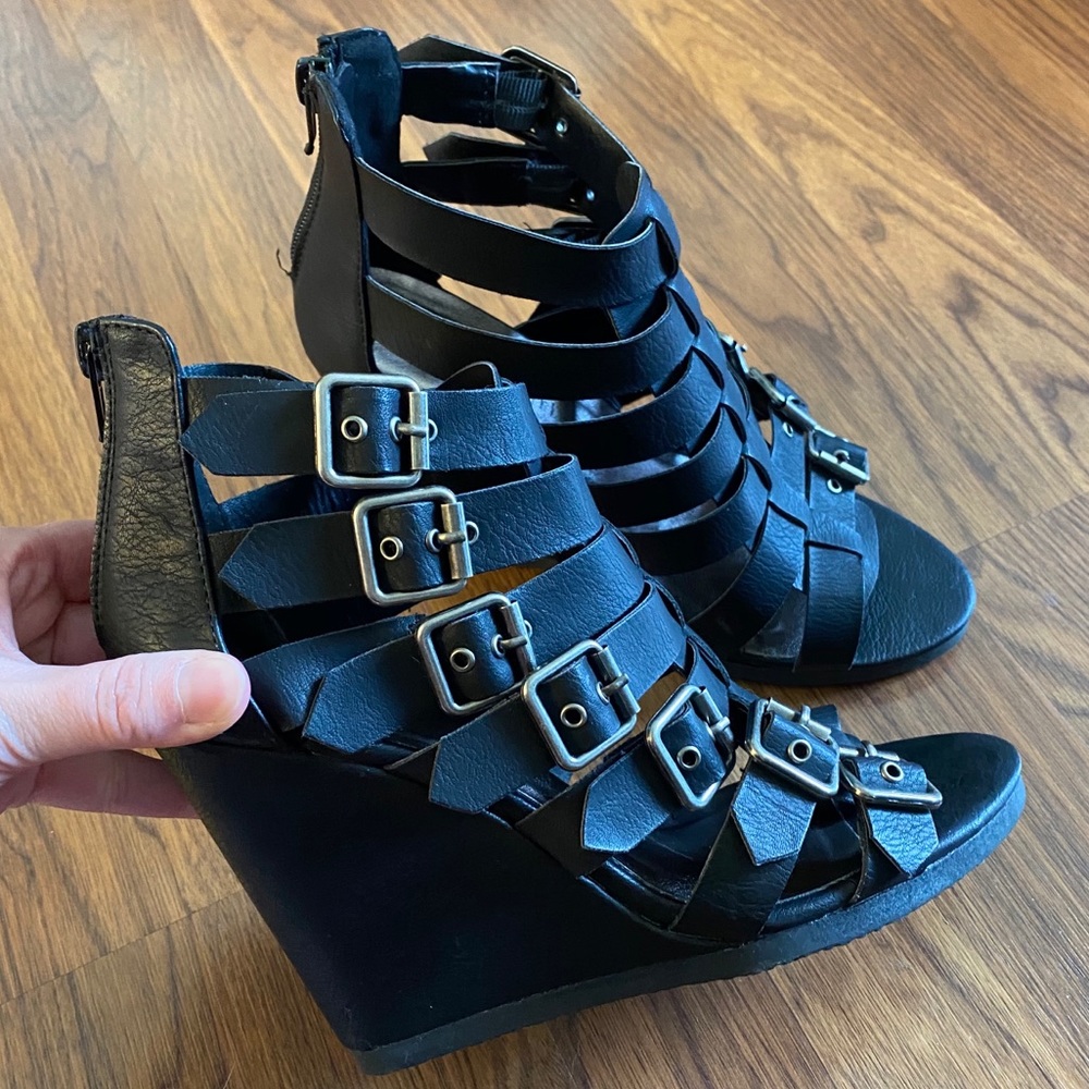 Madden Girl size 7.5 Duff wedge sandal